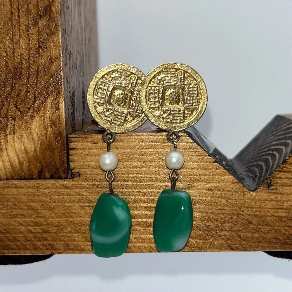 Vintage Kenneth Lane gold tone medallion faux pearl & jade dangly clip earrings - Picture 11 of 13